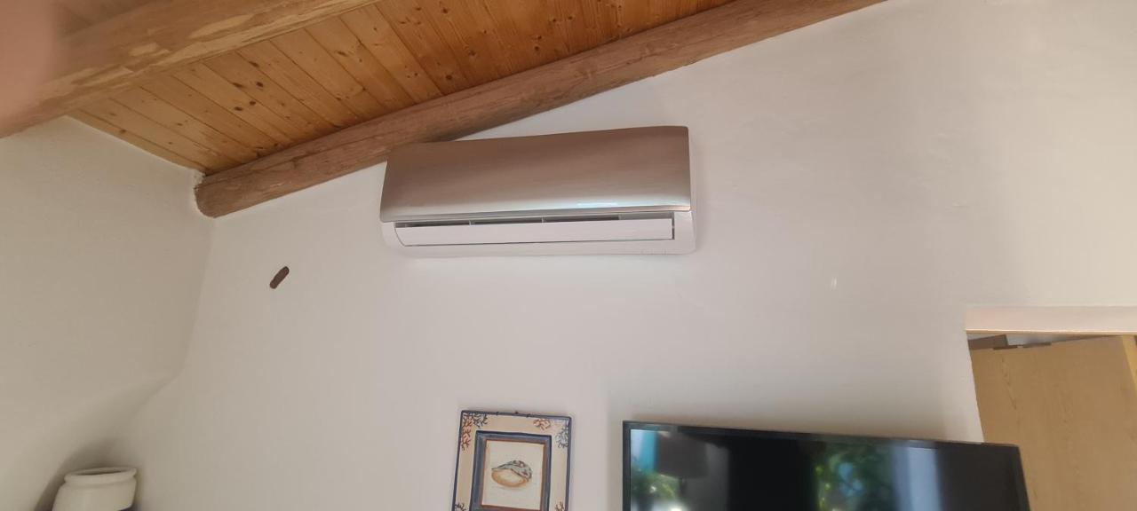 Beautiful House In Stunning Nature, 22 Minutes From Beaches, 5 Minutes To Lake, Air Condition Cool And Heat, And Very Fast Internet In All Rooms, Dishwasher, Washing Machine And Induction Cooking Силвес Екстериор снимка